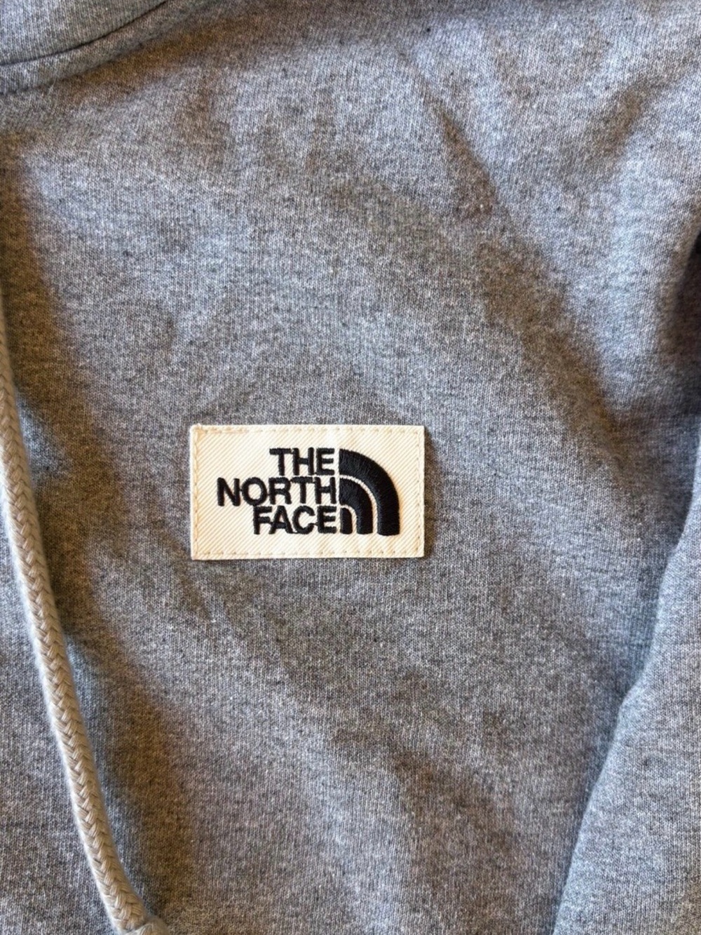 The North Face Light Gray Pullover Hoodie - Logo Patch - Picture 3 of 3